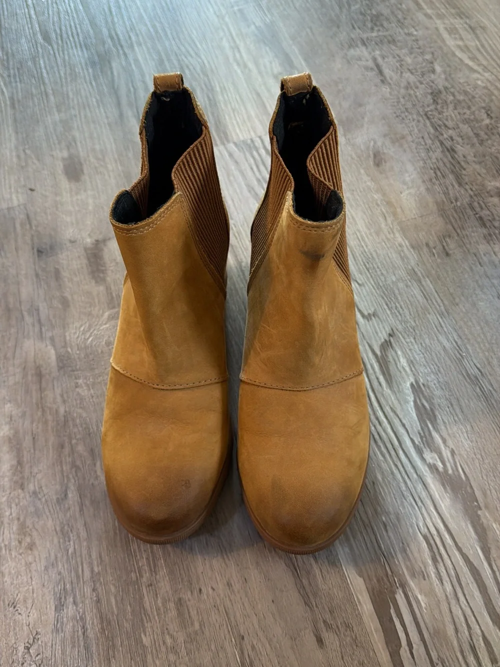 Sorel Women's Wedge Chelsea Boot in Camel/Tan